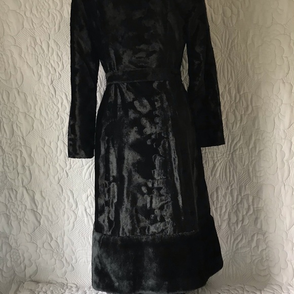 Fabulous Vintage Faux Fur Coat - Picture 4 of 11